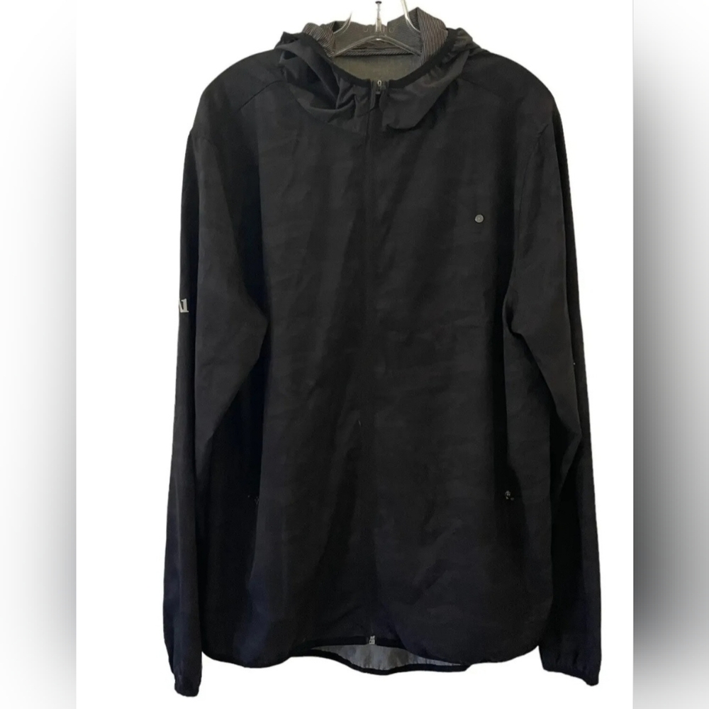 Vuori Outdoor Trainer Shell Jacket Men's XL Black Camo